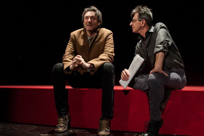 Ilustračný obrázok k článku Astorka má za sebou prvú tohtoročnú premiéru. Do divadla sa valí lavína