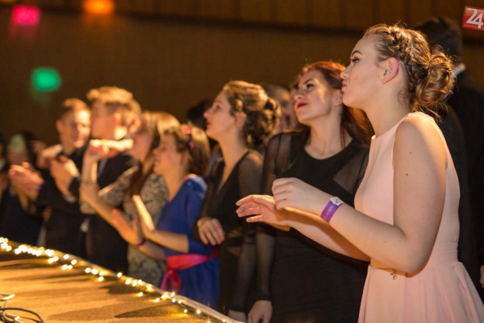 Ilustračný obrázok k článku Krásne Liptáčky nahodili róby a zábava ako sa patrí: Pozrite FOTO zo študentského plesu!