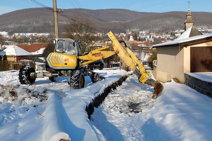 Ilustračný obrázok k článku Obyvatelia známej dediny zažili neobvyklú situáciu: Potok zamrzol skrz-naskrz!