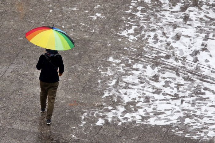 Ilustračný obrázok k článku RANNÁ ŠTVORKA: Nedeľa bude aj so slabším snežením, noc bude veľmi mrazivá