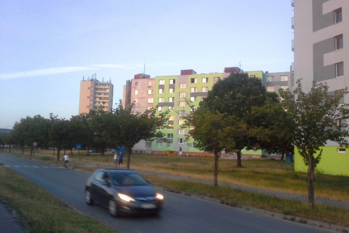 Ilustračný obrázok k článku Hlohovecké cesty a chodníky: Koľko peňazí v tomto roku poputuje na ich údržbu?