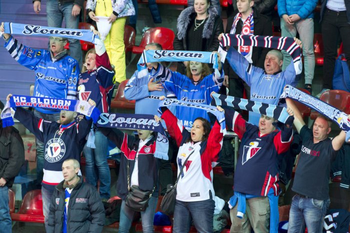 Ilustračný obrázok k článku Mestská polícia odporúča fanúšikom Slovana prísť na hokej radšej MHD