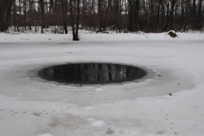 Ilustračný obrázok k článku RANNÁ ŠTVORKA: Sv. Veronika ľady seká u rybníka