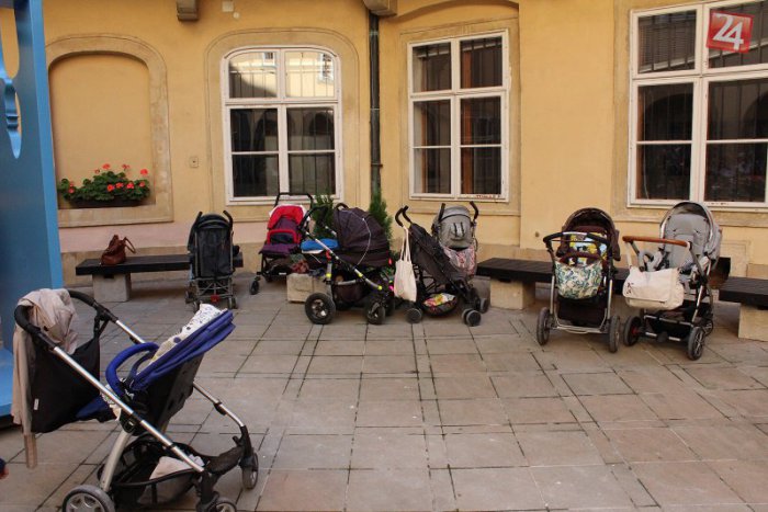 Ilustračný obrázok k článku Z REGIÓNOV: Nebojte sa prísť S kočíkom do galérie