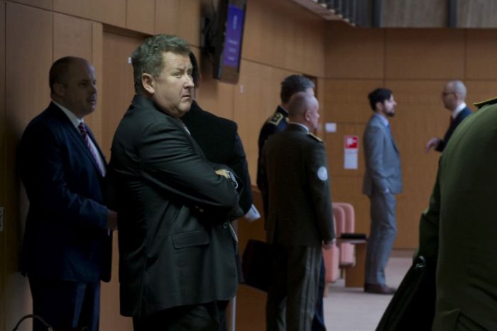 Ilustračný obrázok k článku Polícia si posvieti na konanie odchádzajúceho predsedu Jozefa Holienčíka