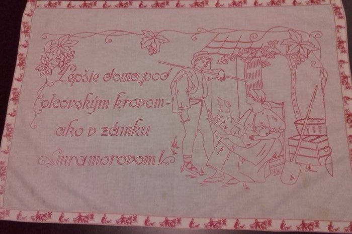 Ilustračný obrázok k článku Spomínate si na ne? Takéto výšivky kedysi zdobili domácnosti v Trnave a okolí, FOTO