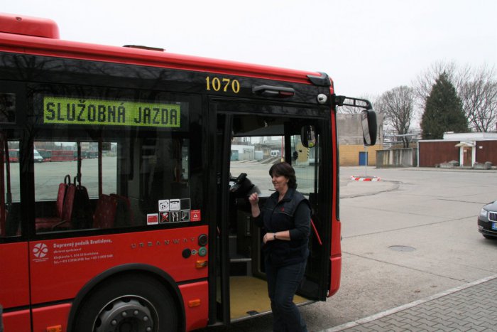 Ilustračný obrázok k článku Viac žien za volantom MHD. Dopravný podnik chce prilákať vodičky aj mzdou