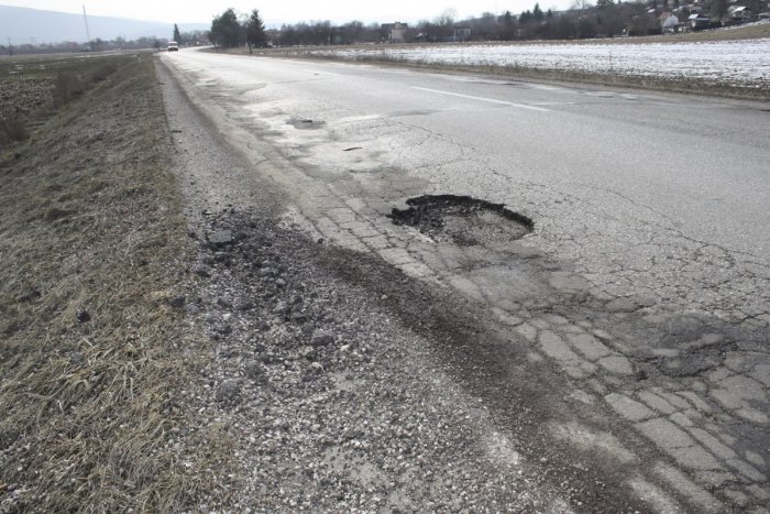 Ilustračný obrázok k článku Cesty v roku 2019: V Nitrianskom kraji sa bude opravovať takmer 150 kilometrov