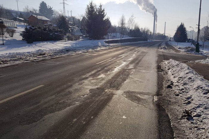 Ilustračný obrázok k článku Na Podbrezinách sa bude rekonštruovať: Opravia cestu na hlavnom ťahu