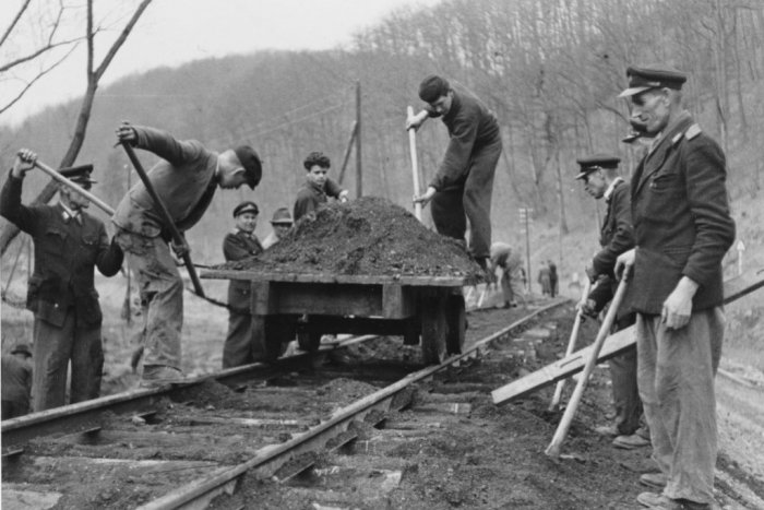 Ilustračný obrázok k článku FOTO s množstvom krásnych spomienok i nostalgie: Takto sa stavala košická detská železnica!