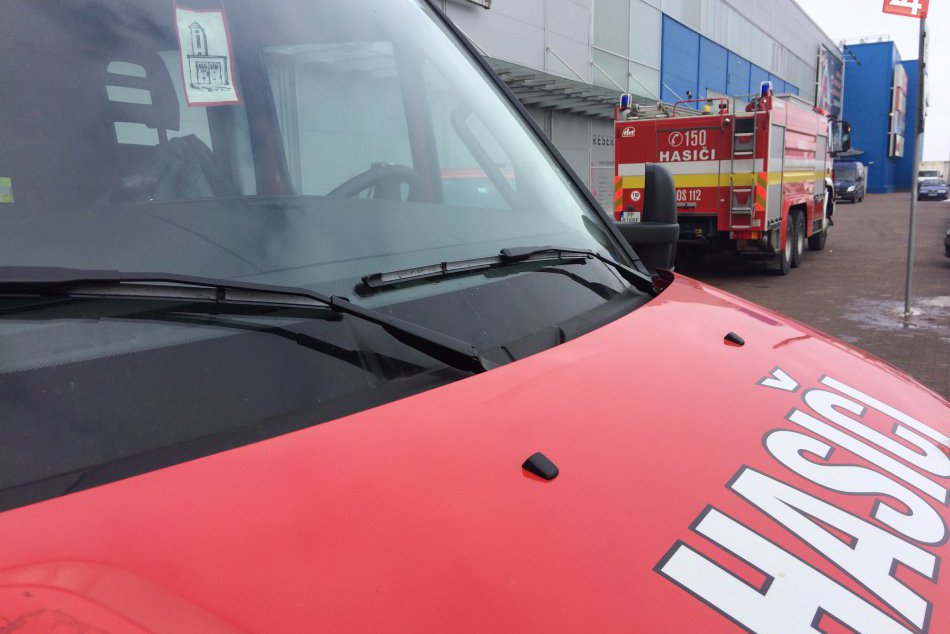 Ilustračný obrázok k článku Akčný deň na popradskom sídlisku: V obchodnom centre všetky záchranné zložky