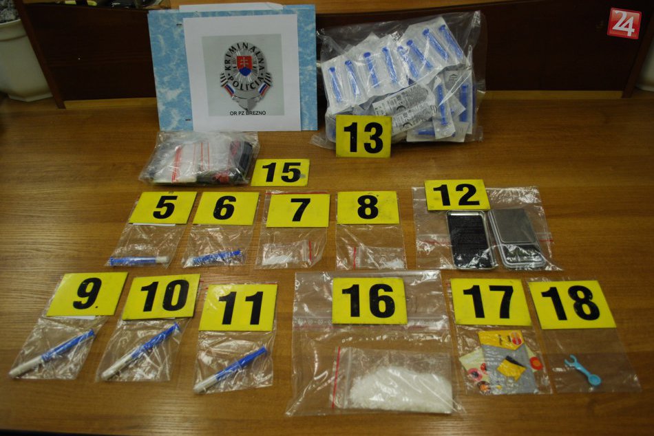 Ilustračný obrázok k článku FOTO: Dvojica Brezňanov v rukách kriminalistov. Čo všetko objavili muži zákona?