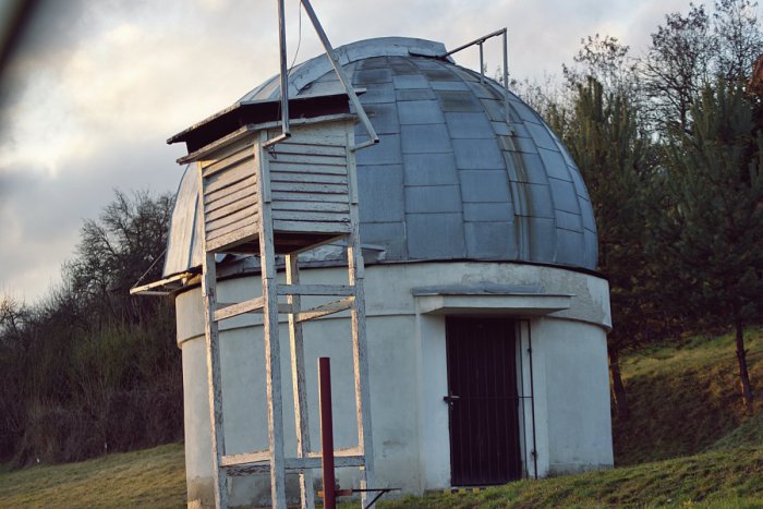 Ilustračný obrázok k článku Einstein a relativita: GOS-ka pripravila prednášku a multimediálne predstavenie