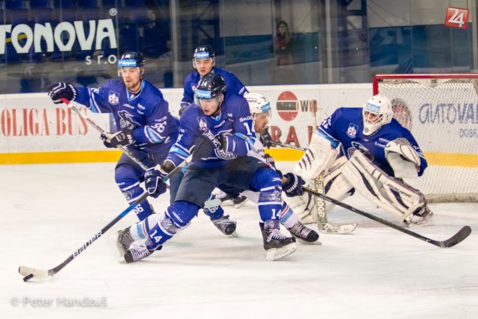 Ilustračný obrázok k článku Hokejové play-off klope na dvere: Čo čaká popradských kamzíkov a fanúšikov?