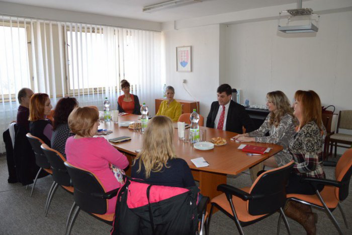 Ilustračný obrázok k článku Do Šale zavítal tajomník Ministerstva práce: Zaujímali ho sociálne otázky