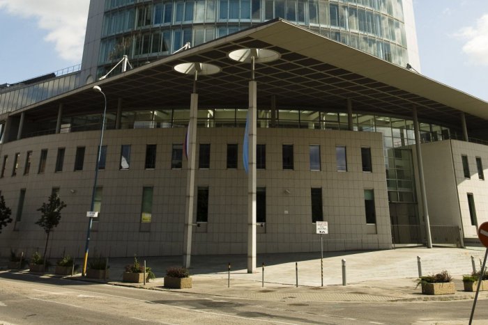 Ilustračný obrázok k článku Národná banka Slovenska pripravila Staromešťanov o verejné parkovisko