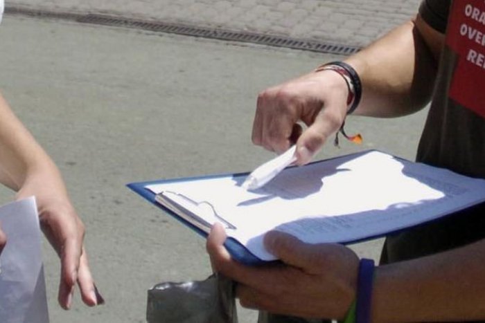 Ilustračný obrázok k článku Predstieral, že je hluchonemý a okradol človeka, ktorý mu chcel finančne pomôcť