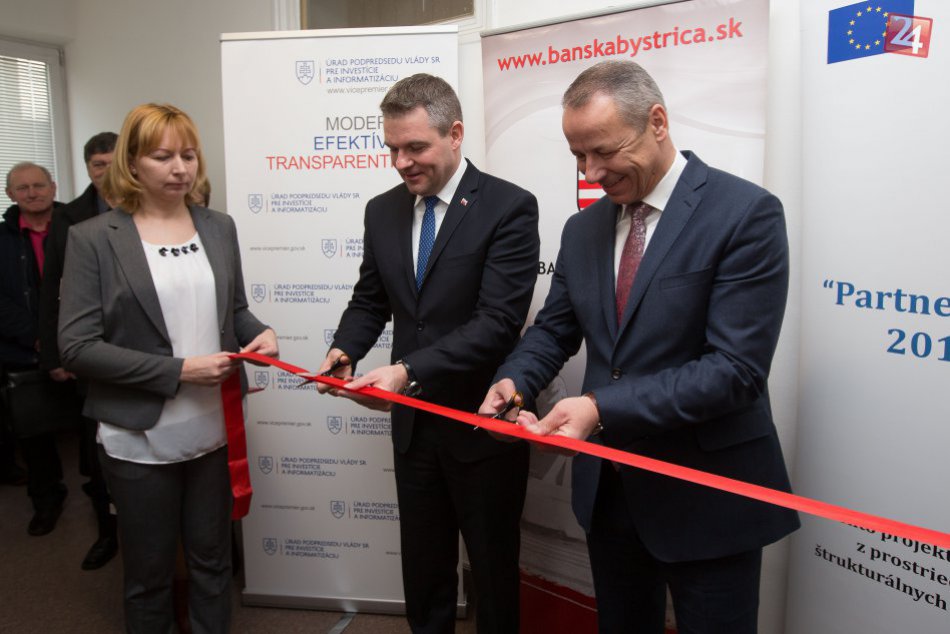 Ilustračný obrázok k článku FOTO: Podpredseda vlády v Bystrici. Spolu s primátorom Noskom otvorili NOVINKU
