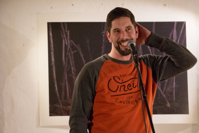 Ilustračný obrázok k článku Známy komik Juraj Tabeček: Mikulášanom zložil takúto poklonu!