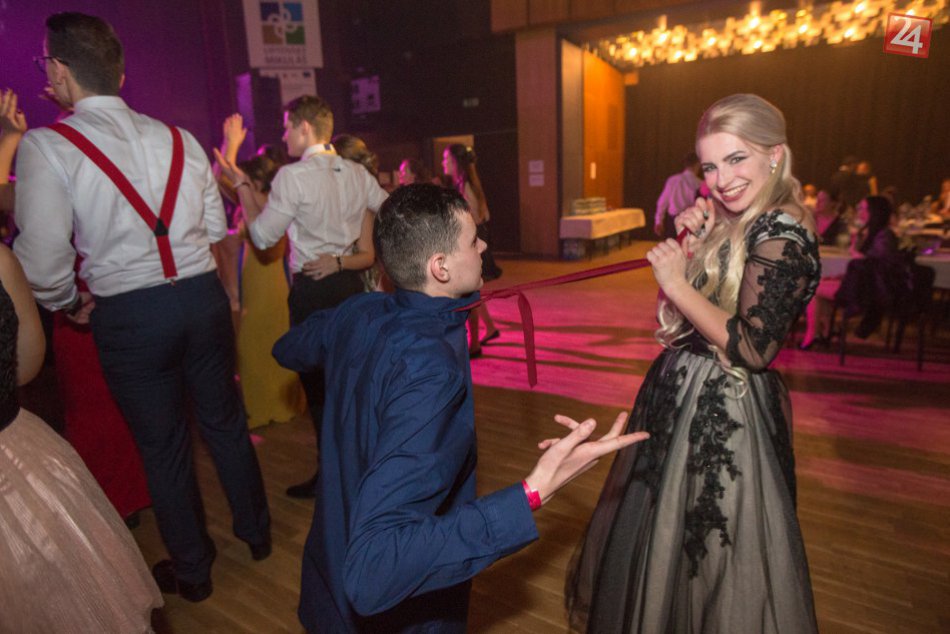 Ilustračný obrázok k článku Plesová sezóna pod Zoborom je v plnom prúde: Tu sa vytancujete do rána