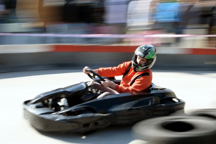 Ilustračný obrázok k článku Fanúšikovia motokár pozor! Blížia sa Medzinárodné preteky Juniorov v Zámkoch