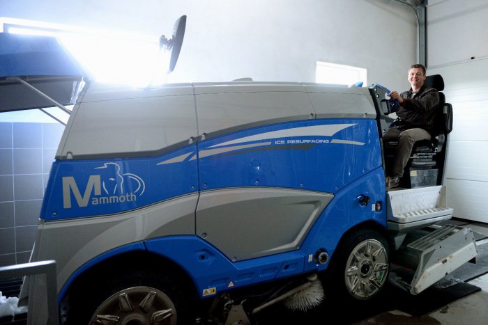 Ilustračný obrázok k článku Novinka na zimnom štadióne: Korčuliarom poslúži nová rolba