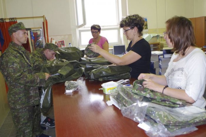 Ilustračný obrázok k článku Vláda chce dobrovoľných vojakov motivovať vyšším príspevkom. O koľko viac dostanú?