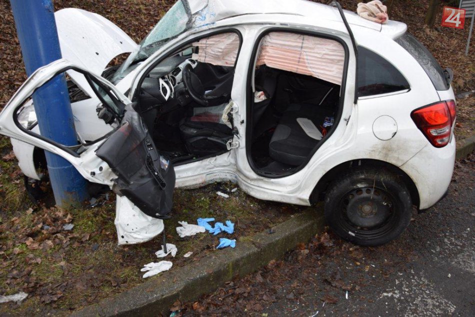 Ilustračný obrázok k článku Podtatranská klasika: Trafil stĺp verejného osvetlenia, potom nafúkal