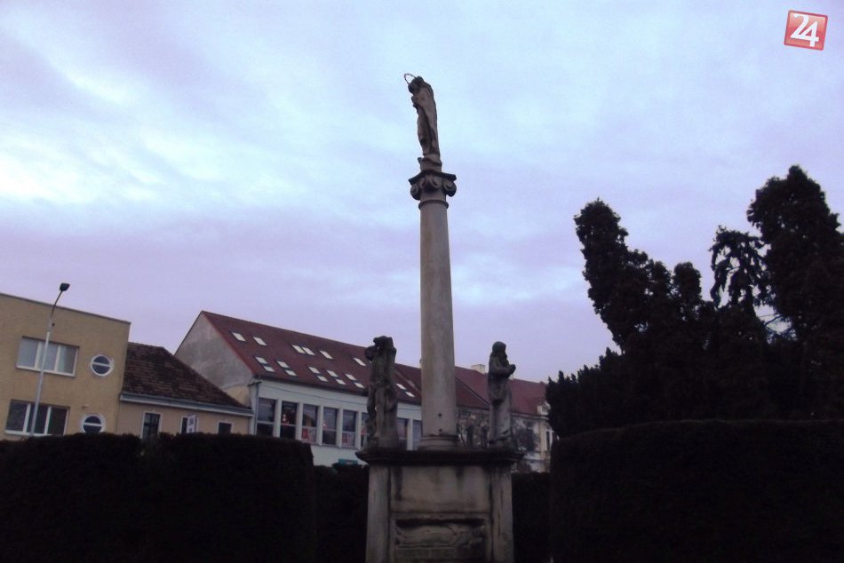 Ilustračný obrázok k článku Súsošie na hlohovskom námestí: Viete, akú udalosť pripomína?