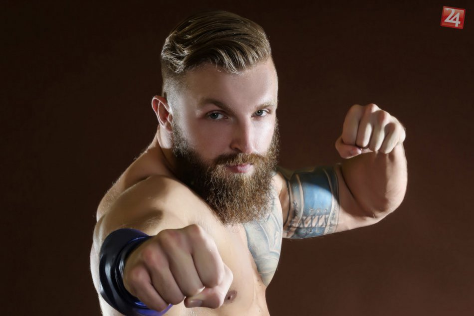 Ilustračný obrázok k článku Tvrdý chlap, ktorý vie pobaviť: ROZHOVOR s 1. slovenským profi wrestlerom z Nitry