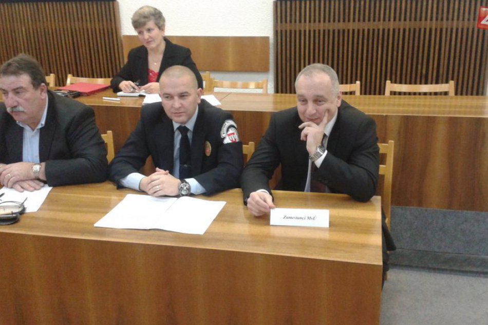 Ilustračný obrázok k článku Považskobystrickí poslanci sa nudiť nebudú: PROGRAM zasadnutia bod po bode