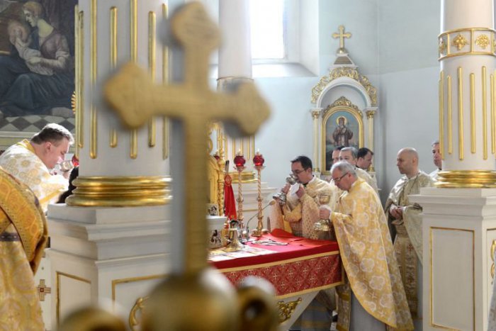 Ilustračný obrázok k článku Veriaci oslavujú Syropôstnu nedeľu. Tradíciou je dojímavý obrad