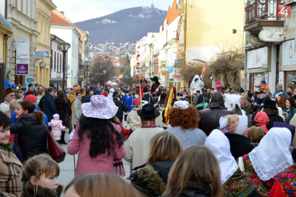 Ilustračný obrázok k článku FOTO: Nitrania sa rozlúčili s fašiangom, oslavy sledovali stovky divákov