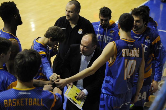 Ilustračný obrázok k článku Basketbalisti podľahli Komárnu. Hráčska opora sedela v hľadisku