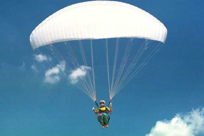 Ilustračný obrázok k článku Leteckí záchranári pomáhali zranenému paraglajdistovi