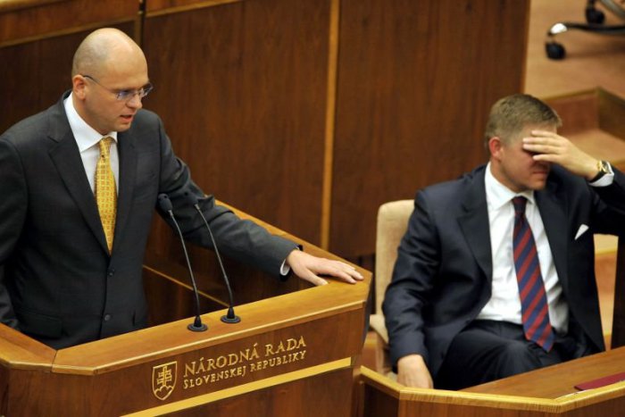 Ilustračný obrázok k článku Kto veľa húli, veľa vyplakáva, reagoval premiér na šéfa liberálov