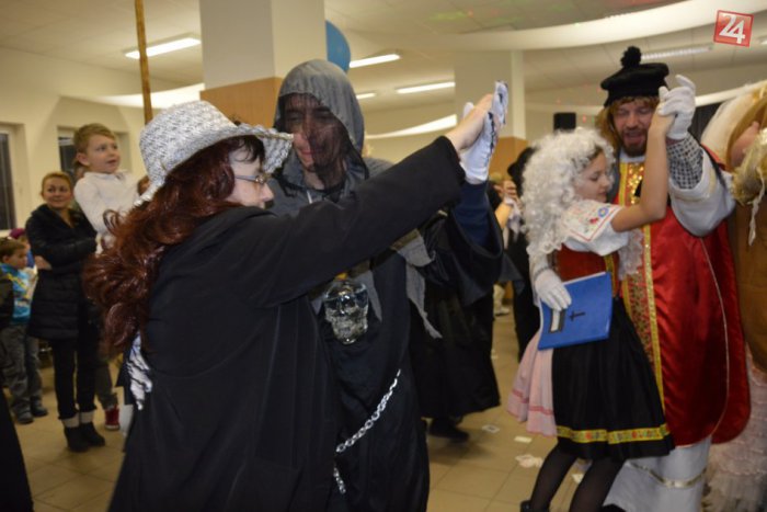 Ilustračný obrázok k článku Dnes večer sa podľa tradície končia fašiangy, Popolcovou stredou sa začína pôst