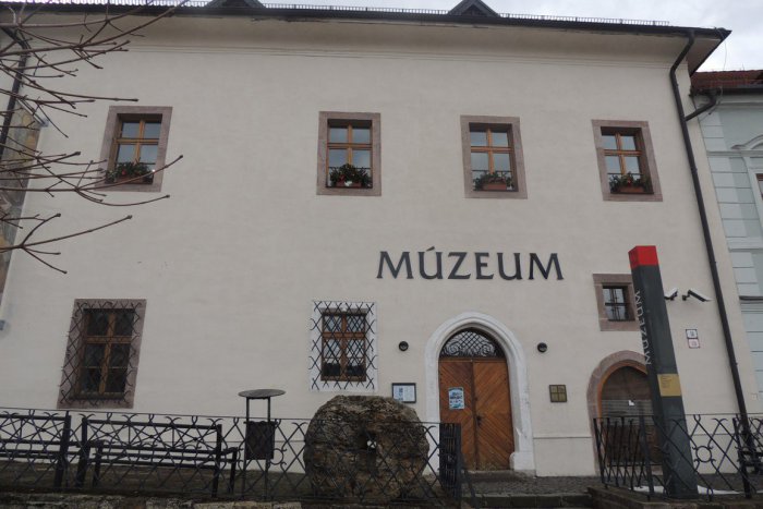 Ilustračný obrázok k článku Výstava, pri ktorej sa deti nestihnú nudiť: Ako vznikol padák, vysávač či telefón?