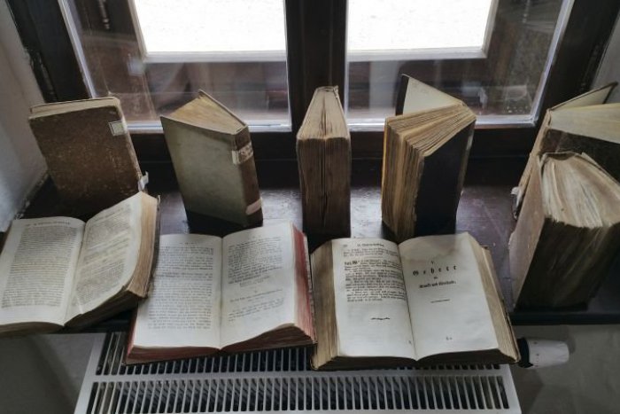 Ilustračný obrázok k článku Darujte nám svoj poklad: Revúcke múzeum potešíte starými predmetmi