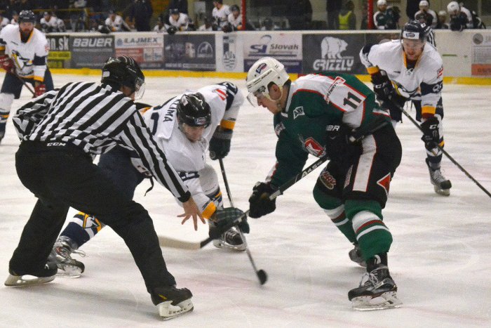 Ilustračný obrázok k článku Sklamanie pre fanúšikov: Hokejisti prehrali druhý zápas a hrozí im koniec sezóny