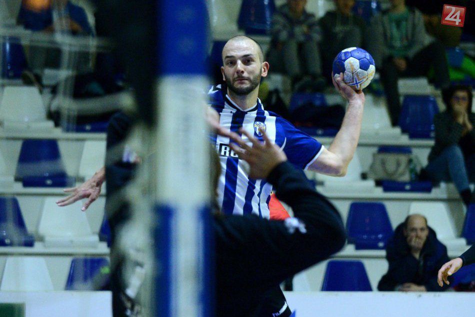 Ilustračný obrázok k článku Vyrovnaný zápas hlohovských hádzanárov: Napínavá dráma do posledných sekúnd, FOTO