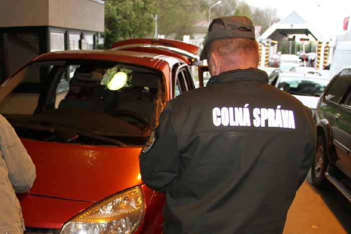 Ilustračný obrázok k článku Pes žilinských colníkov sa vskutku vyznamenal: Na konte má drogové nálezy!