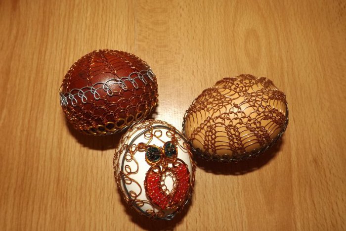 Ilustračný obrázok k článku KREATÍVNE V MÚZEU: Vajíčka opletané drôtom