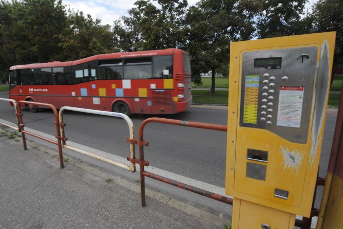 Ilustračný obrázok k článku Za cestovné lístky na MHD budete môcť platiť už aj platobnou kartou