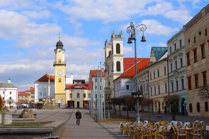 Ilustračný obrázok k článku Bystricu trápia hriechy minulosti. Najvyšší kontrolný úrad poukázal na pochybenia