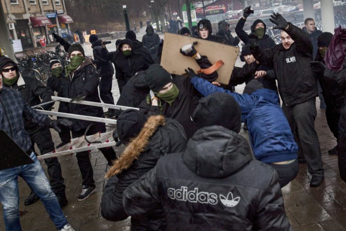 Ilustračný obrázok k článku Extrémizmus a radikalizácia na Slovensku? V Bystrici zarezonujú pálčivé otázky