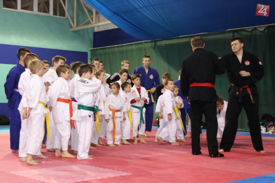 Ilustračný obrázok k článku Veľké mená bojových umení v Poprade: Seminár bol venovaný deťom