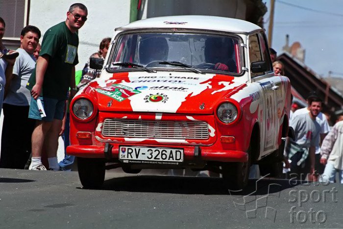 Ilustračný obrázok k článku Nostalgické zábery: Takto sa jazdilo u nás rally v roku 1999