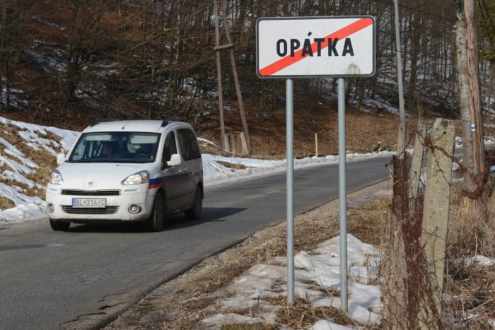 Ilustračný obrázok k článku Obyvateľom z okolia Ružína sa uľaví: Cesta na Opátku dostala nový šat