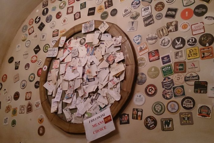 Ilustračný obrázok k článku Obľúbená piváreň, historická budova v Starom Meste a priestory fotocafe